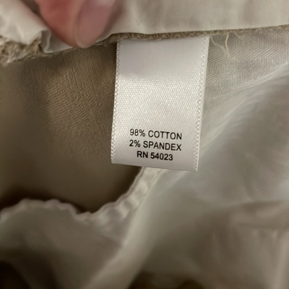 Banana Republic size 6P Martin Fit Khaki Color Mid-rise 10.5” Inseam Shorts - Picture 11 of 11